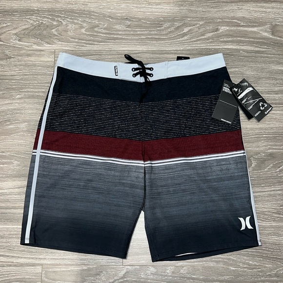 Hurley phantom beachside board Size NWT